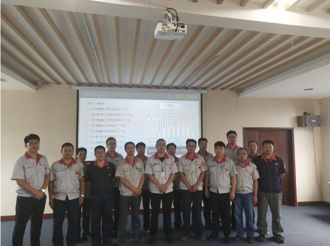 銳意改革 激發(fā)活力 回歸產(chǎn)品 強(qiáng)本固基 為迎接華翔集團(tuán)新一輪騰飛，打造世界華翔而不懈奮斗！---記華翔集團(tuán)制造平臺(tái)成立大會(huì)