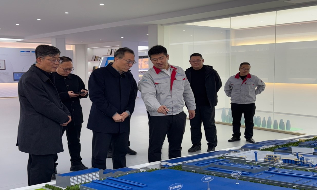 臨汾經(jīng)濟開發(fā)區(qū)黨工委書記、管委會主任白建成一行深入華翔圣德曼新能源汽車零部件產(chǎn)業(yè)園調(diào)研